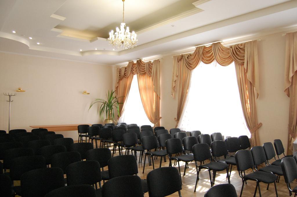 Zhovtneviy Hotel Dnipro Extérieur photo