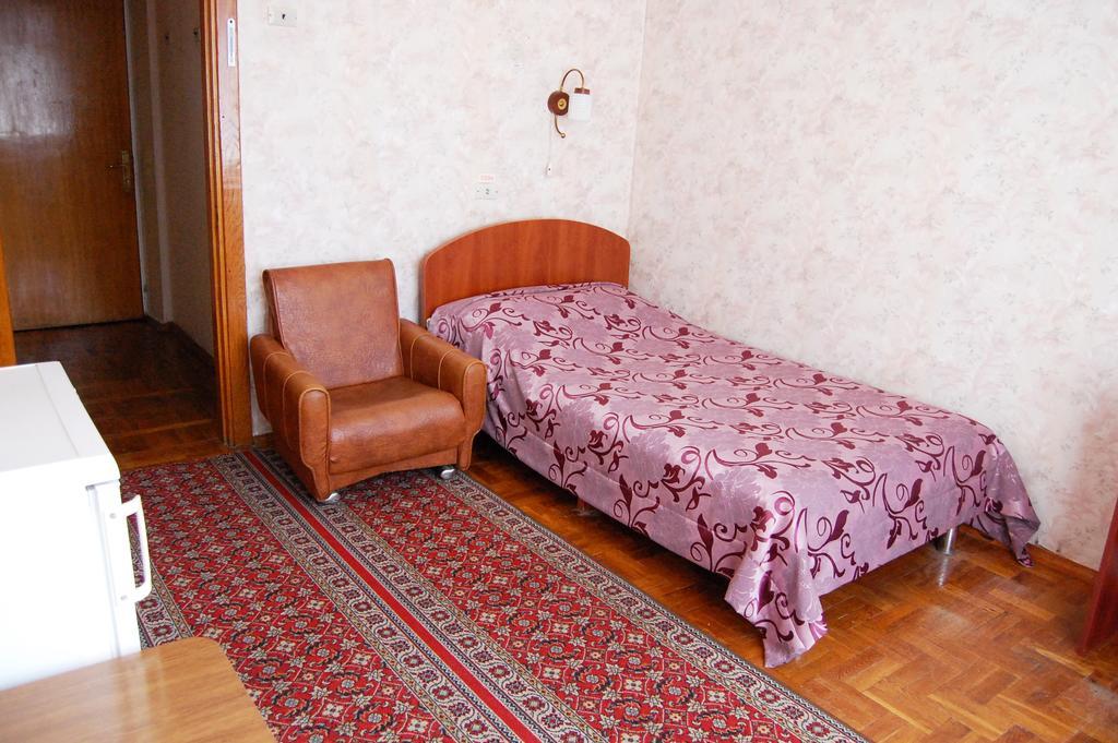 Zhovtneviy Hotel Dnipro Extérieur photo