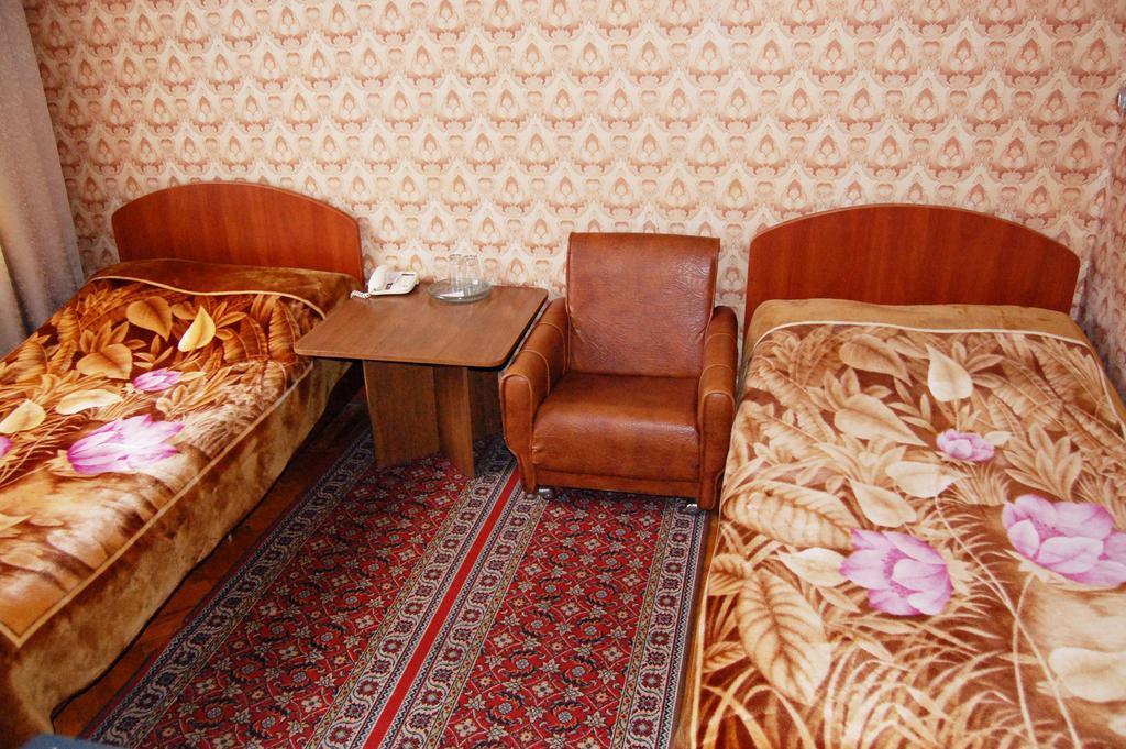 Zhovtneviy Hotel Dnipro Extérieur photo