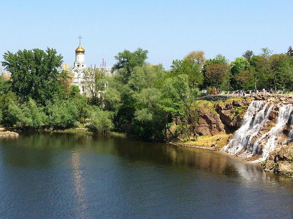 Zhovtneviy Hotel Dnipro Extérieur photo