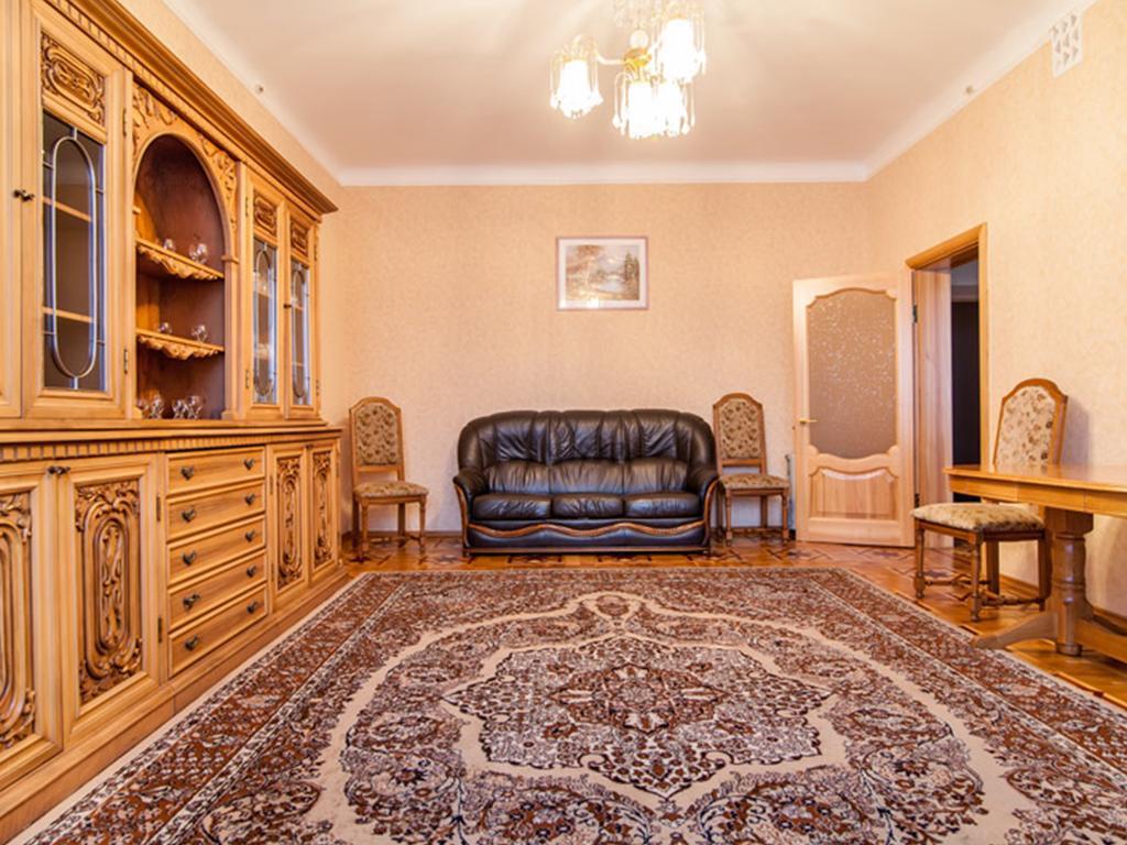 Zhovtneviy Hotel Dnipro Chambre photo