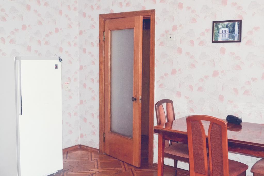 Zhovtneviy Hotel Dnipro Extérieur photo