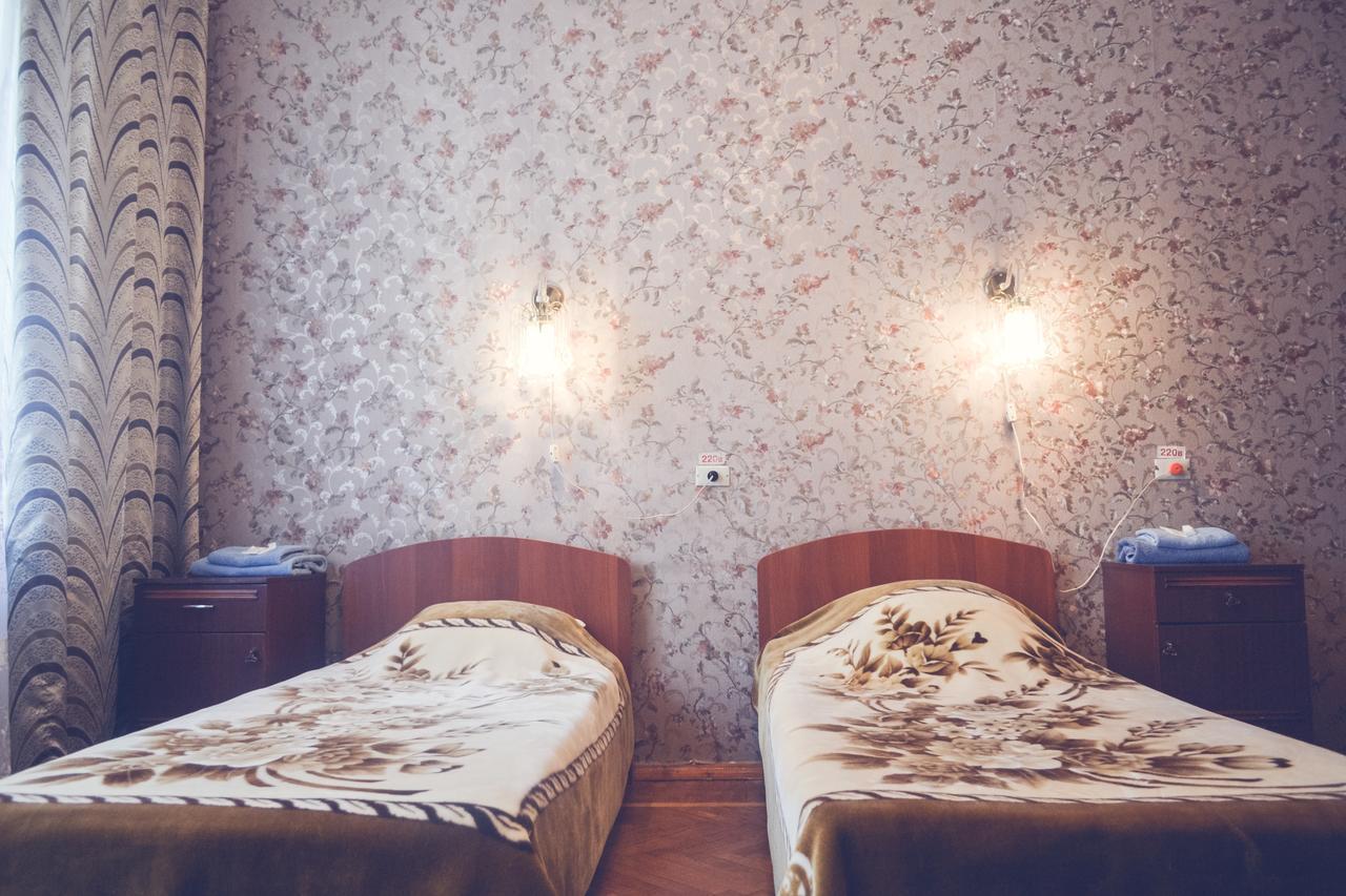 Zhovtneviy Hotel Dnipro Extérieur photo