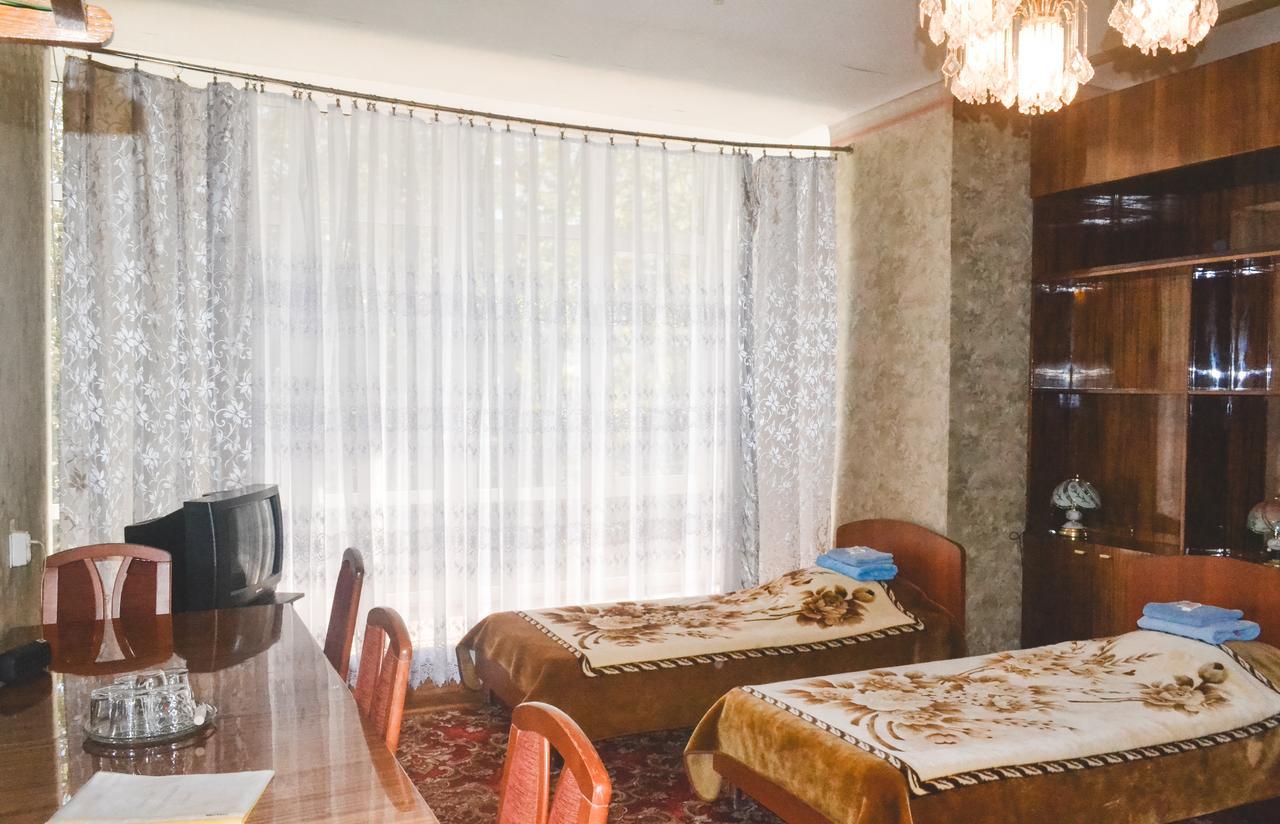 Zhovtneviy Hotel Dnipro Extérieur photo