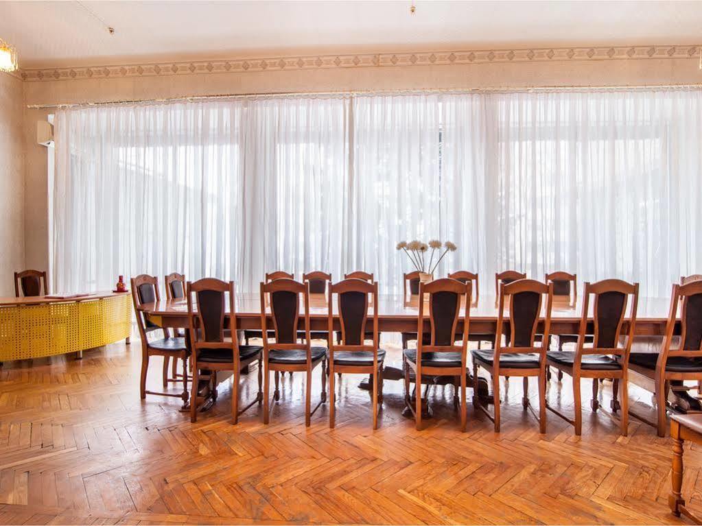 Zhovtneviy Hotel Dnipro Extérieur photo