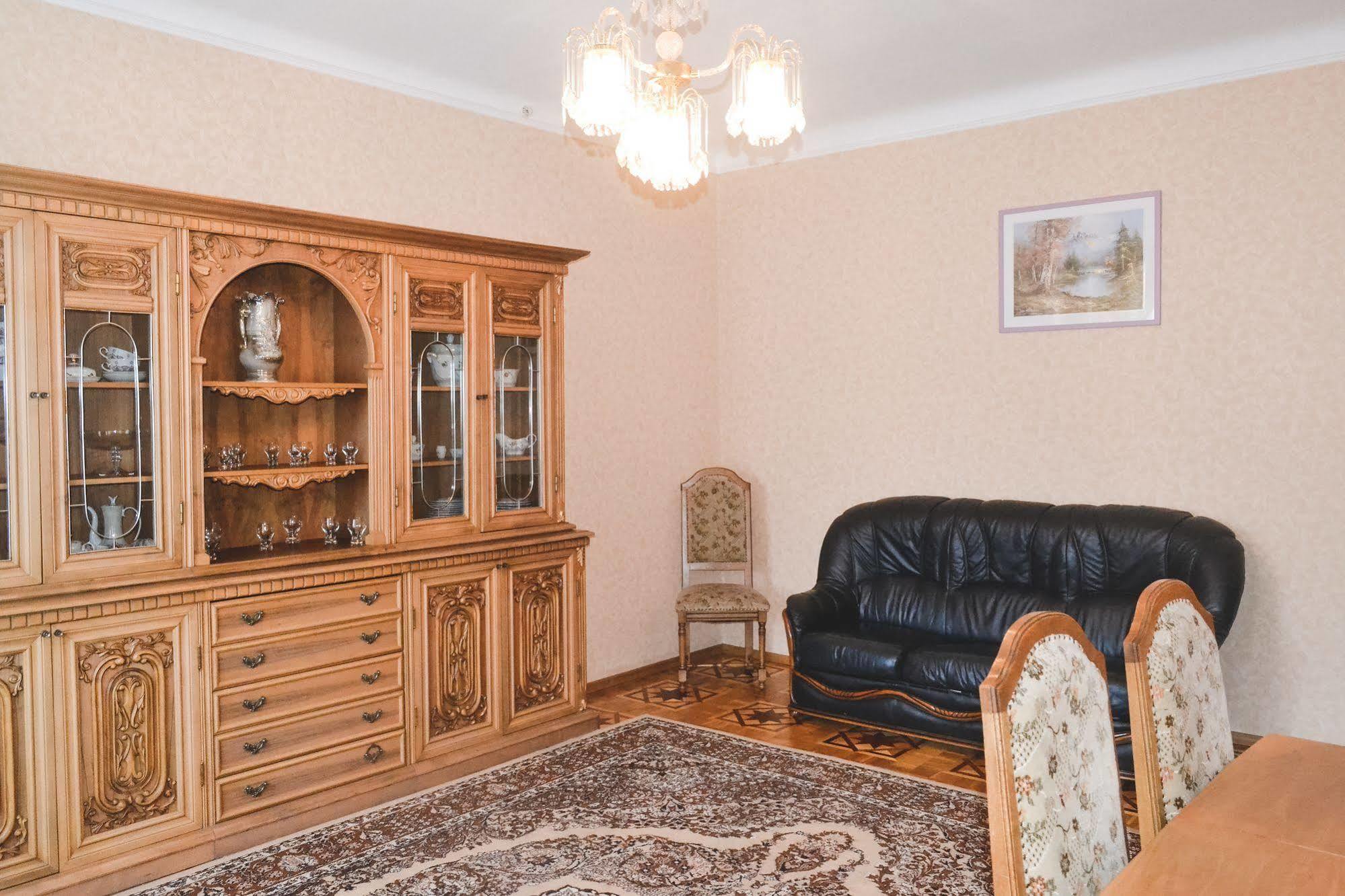 Zhovtneviy Hotel Dnipro Extérieur photo