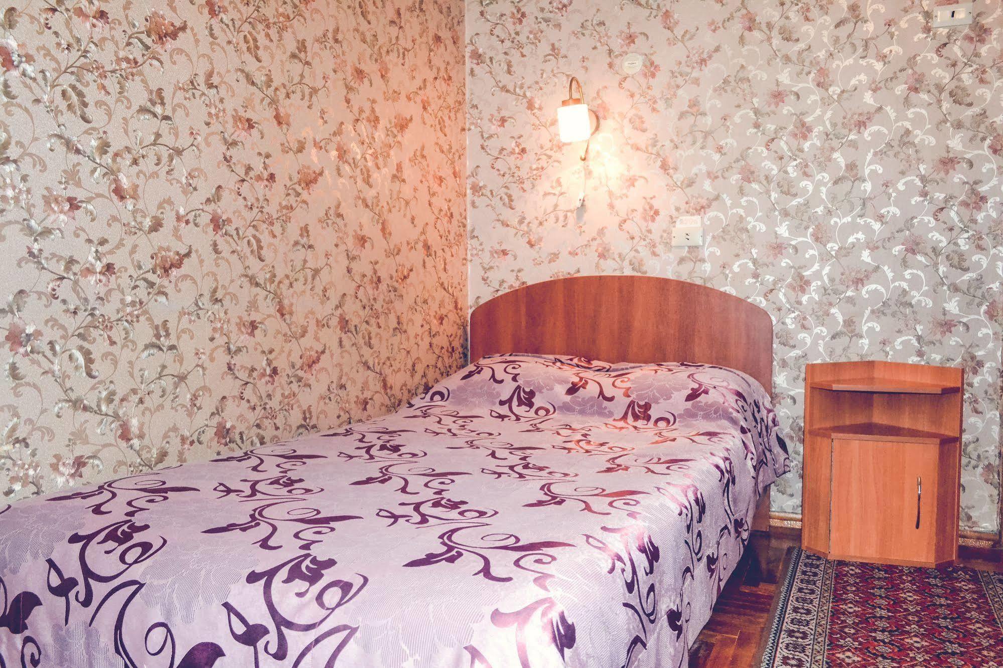 Zhovtneviy Hotel Dnipro Extérieur photo