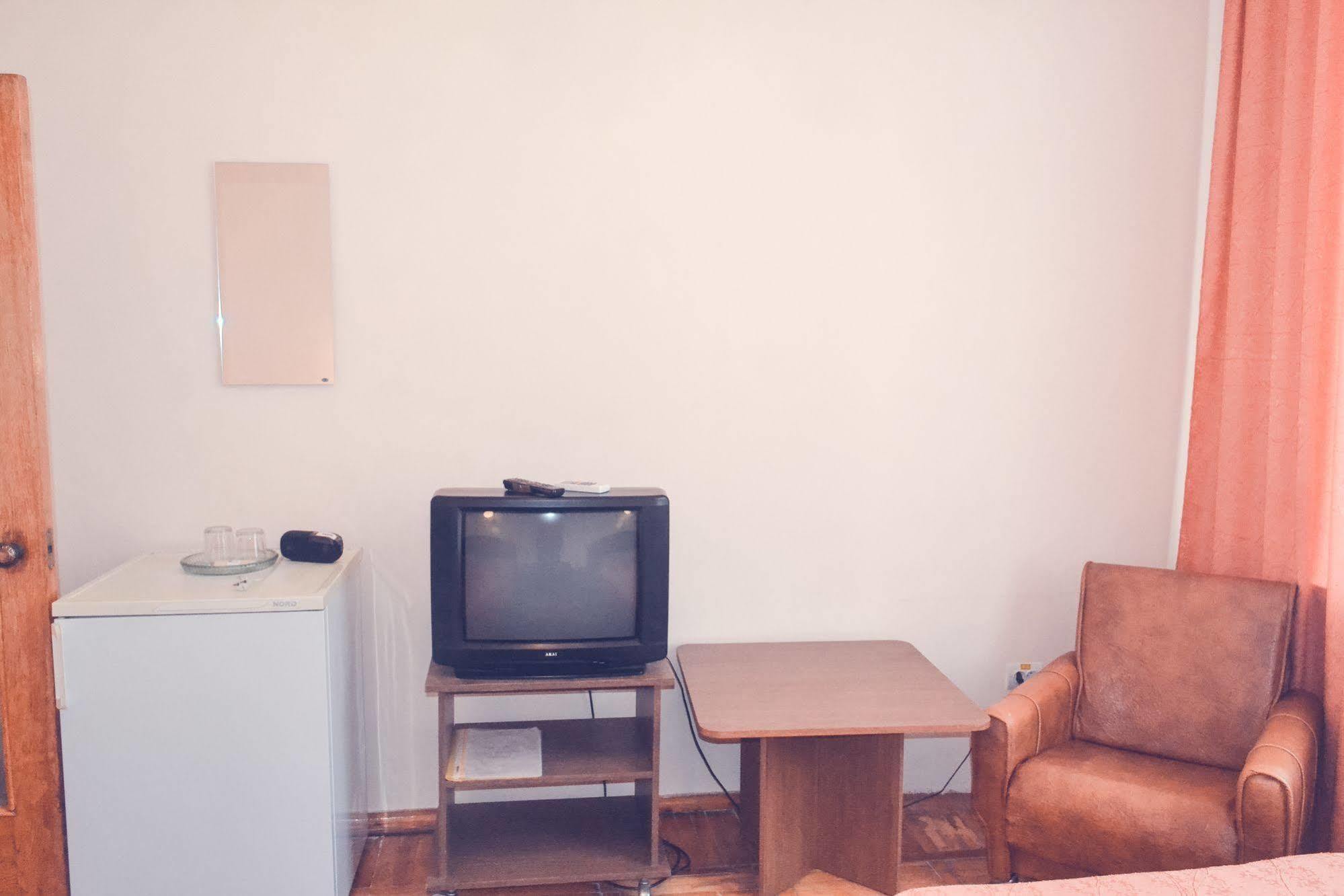 Zhovtneviy Hotel Dnipro Extérieur photo