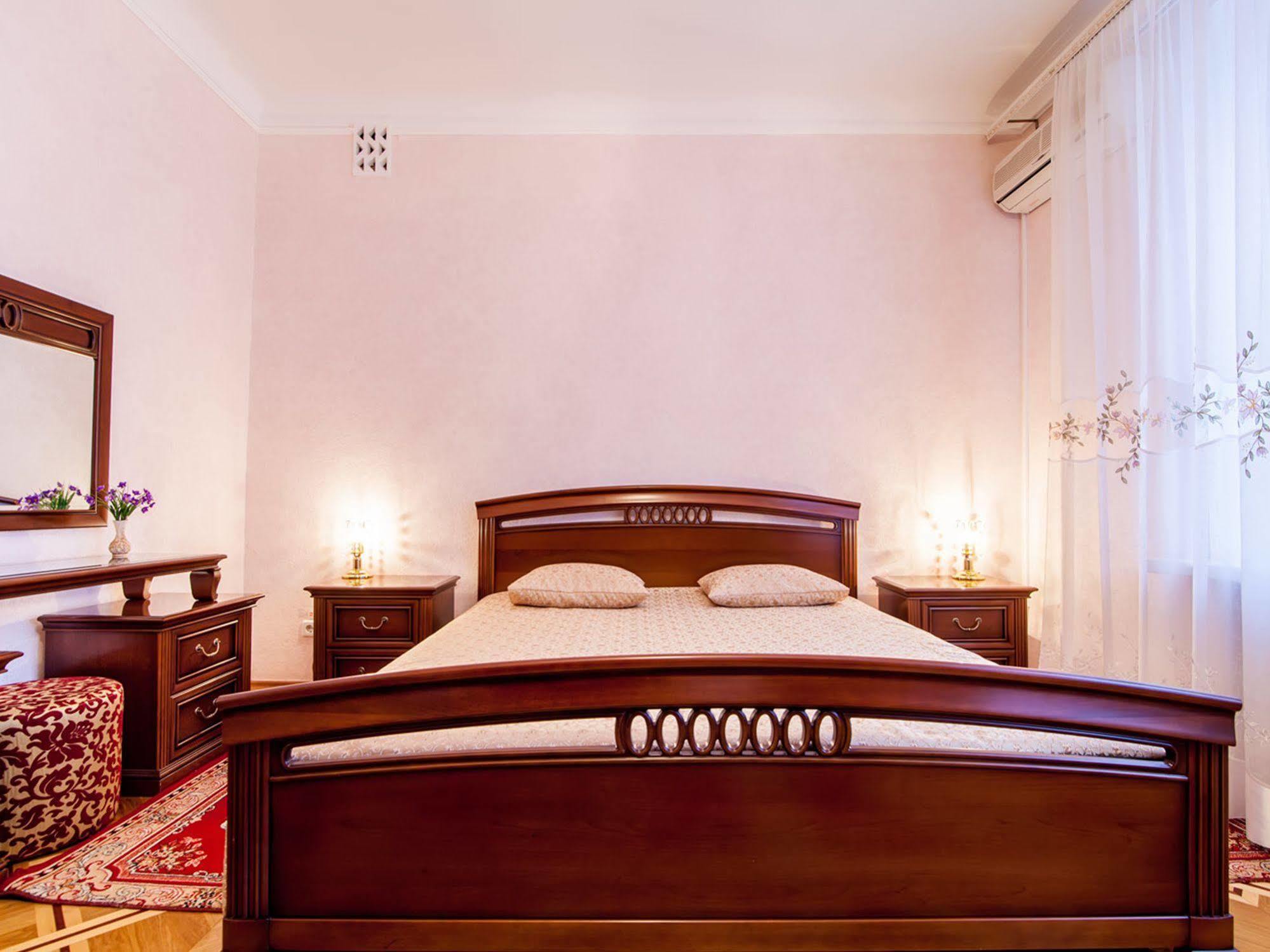Zhovtneviy Hotel Dnipro Extérieur photo